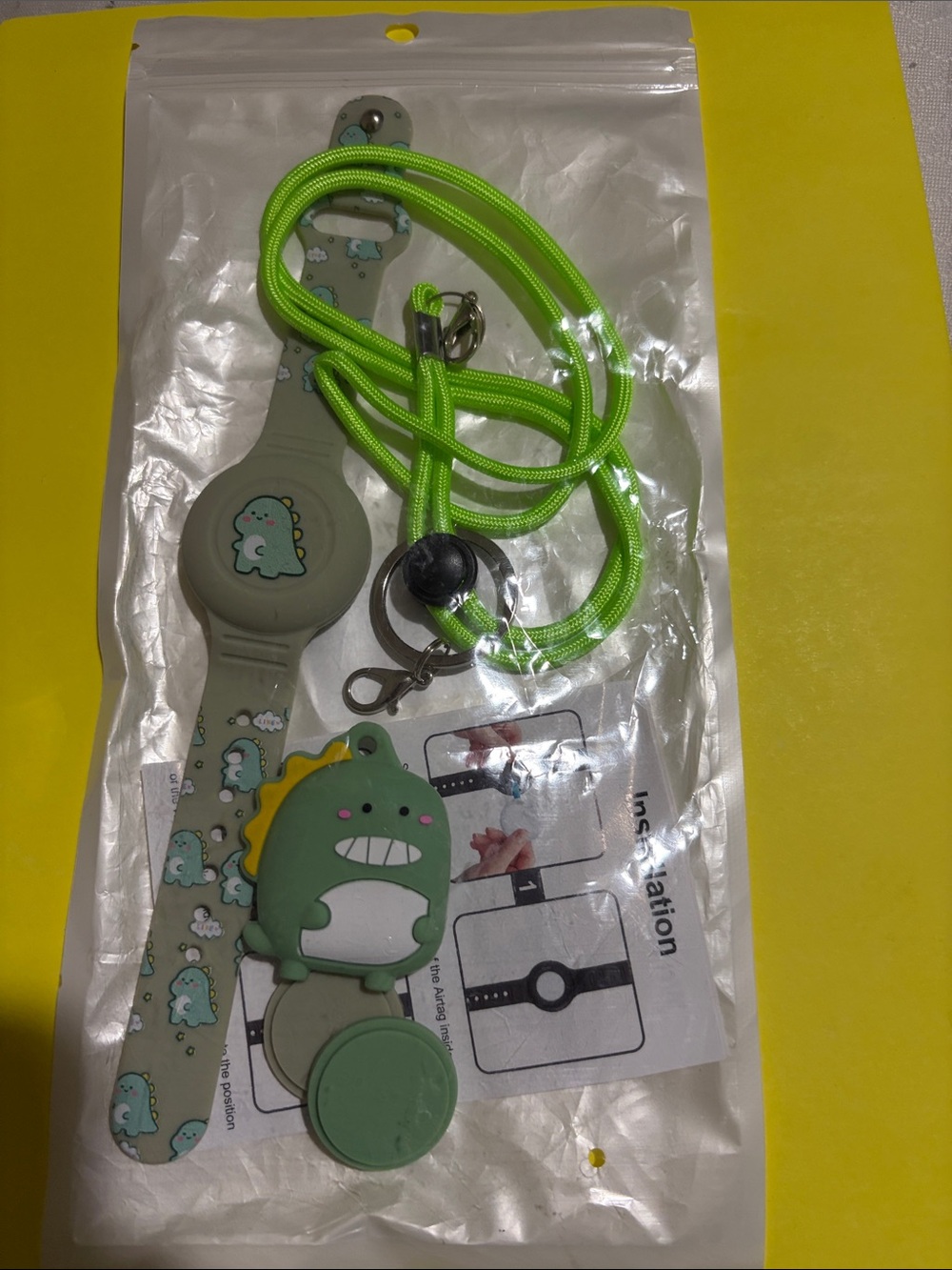 Apple AirTag Protective Accesories Green Dinosaur & Lanyard Set